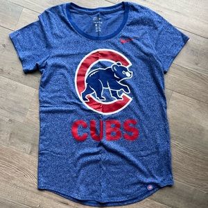 Nike Drifit Ladies Cubs shirt